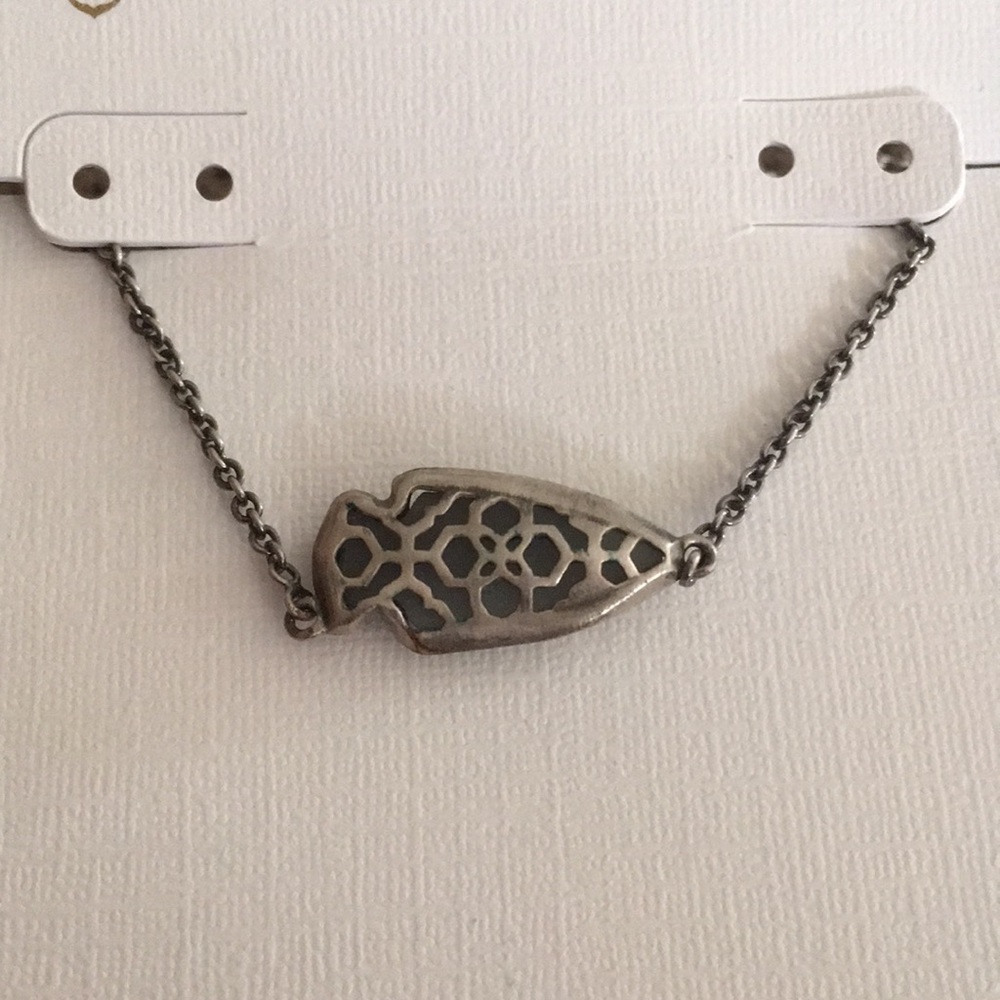 Kendra Scott Kasey Arrow necklace - Picture 3 of 4